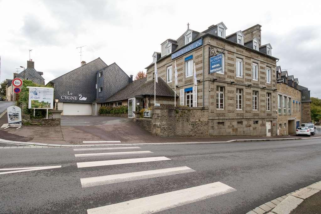 Brit Hotel Le Cygne Saint-Hilaire-du-Harcouet Exterior photo